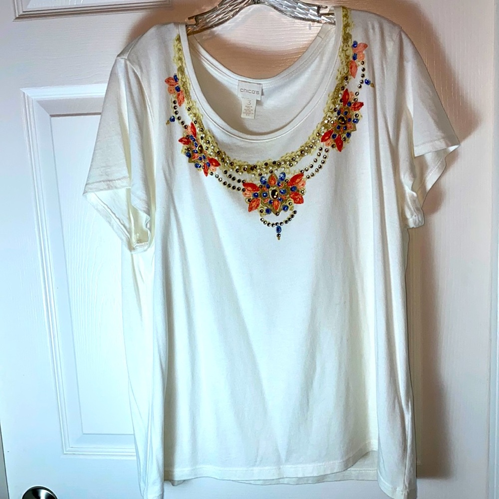 Chico’s Embellished Scoop Neck Tee Short Sleeves size X L white with floral